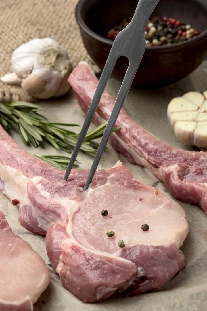 seasoned raw meat baking paper